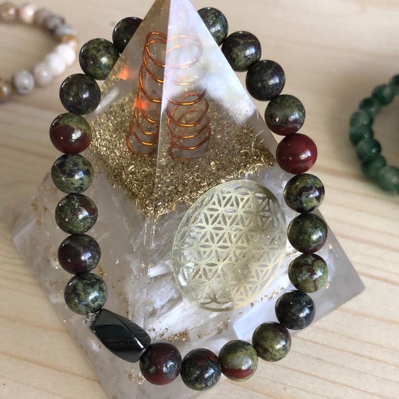 Dragon bloodstone with hematite gemstone stretch bracelet - Picture 1 of 3